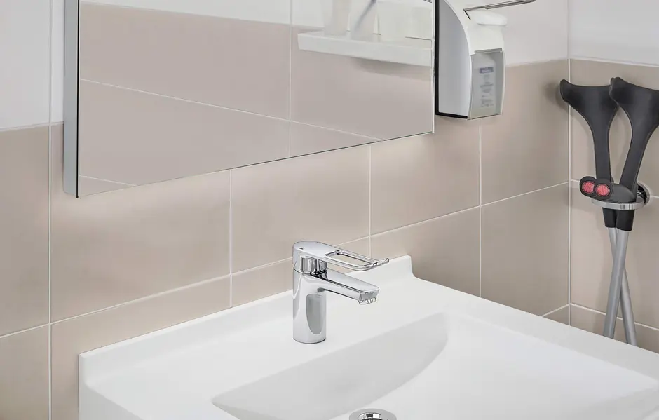 HANSACLINICA single-lever faucets, 